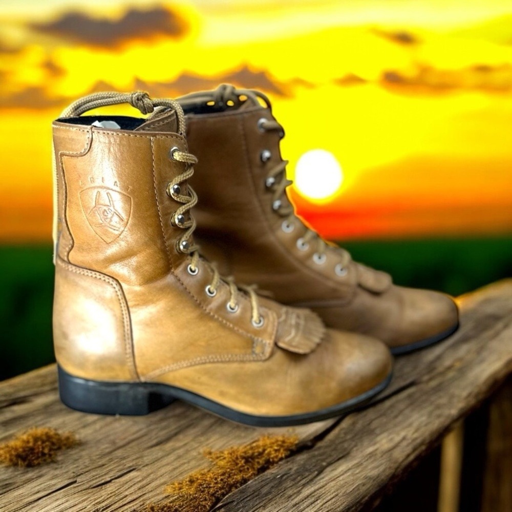 Ariat Size 5.5 ATS Tan leather Lace Up Boots with Vintage Appeal